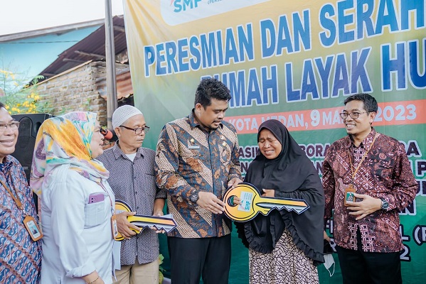 Warga Sangat Senang dan Terharu Terima Kunci, Berkat Bantuan Pak Bobby