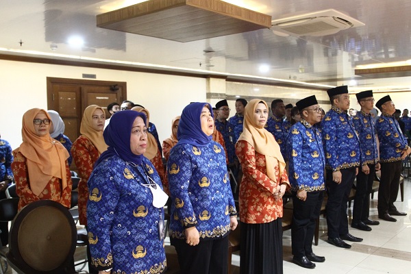 KORPRI Setjen DPD RI Berikan Bingkisan Pegawai dan Santunan Anak Yatim