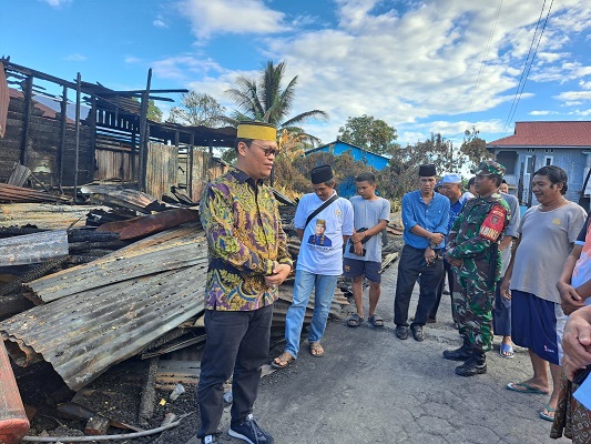 Ketua Komite III DPD RI Hasan Basri Kunjungi dan Salurkan Bantuan Korban Kebakaran Pasar Induk Malinau