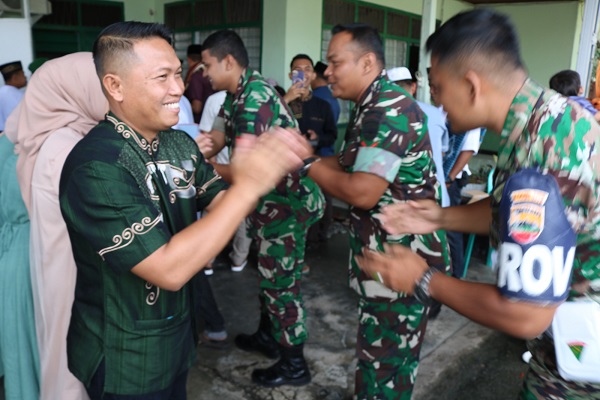 Rayakan Idul Fitri 1444 H, Dandim 0309Solok Letkol Arm Hendrik Setiawan Menggelar Open House
