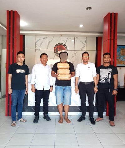 Sat Narkoba Polresta Deli Serdang Gagalkan Pengiriman 6Kg Ganja Menuju Pekan Baru