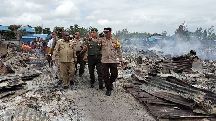 Kunjungi Lokasi dan Korban Kebakaran, Wujud Kepedulian TNI kepada Rakyat