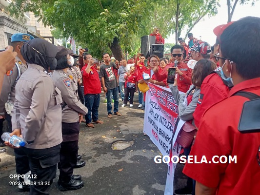 Ribuan Massa PBB DPD Sumut Melakukan Aksi Damai di depan Kantor Gubsu