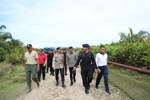 Polda Sumut Lakukan Penanaman Pohon Magrove di Kabupaten Langkat