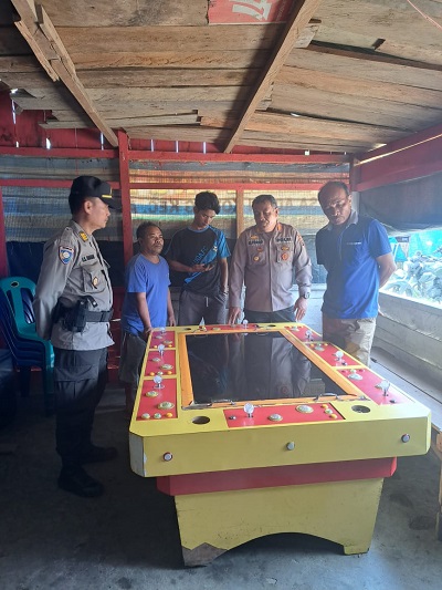 Tim Gabungan Polres Taput dan Polsek Adiankoting Bersama Tomas Tutup Tempat Perjudian Tembak Ikan dan Togel