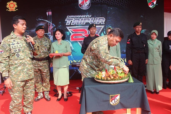 Pasukan Taipur Memperingati HUT ke-22 Tahun Taipur di Markas Kostrad Cilodong