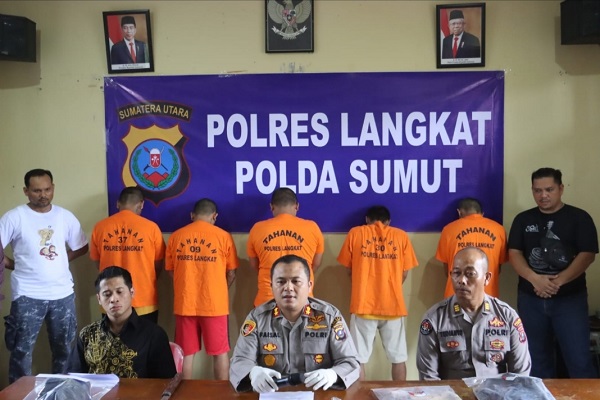 Polres Langkat Pengungkapan Kasus TindaFk Pidana Lakukan Kekerasan Secara Bersama-sama Terhadap Orang
