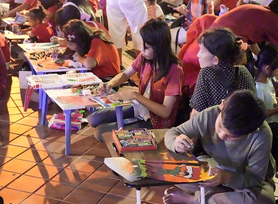 Warnai Beranda Kreatif Medan dengan Aksi Melukis dengan Limbah Plastik 