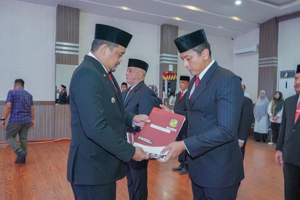 Lantik 7 Pejabat Tinggi Pratama, Bobby Nasution: Jaga Lingkungan Pemko Medan dari Korupsi dan Pungli!