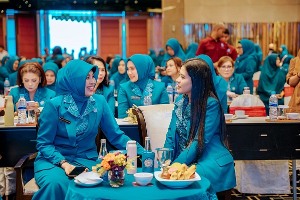 Ny Kahiyang Ayu Dikukuhkan Menjadi Pembina Posyandu Kota Medan