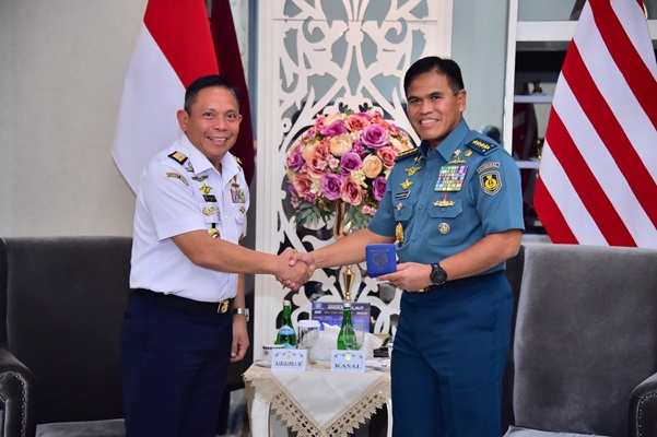 Kepala Bakamla RI Bertemu Kasal di Jakarta Pusat