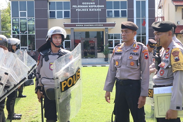 Tim Supervisi Polda Jateng Periksa Kesiapan Personel dan Perlengkapan Dalmas di Polres Batang