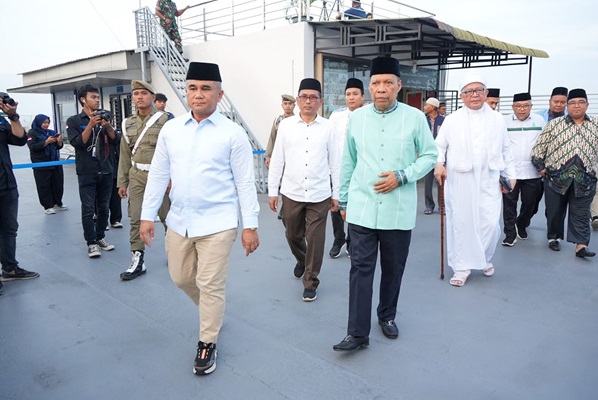 Bobby Nasution Memantau Hilal Awal Ramadan Tahun 1445 H