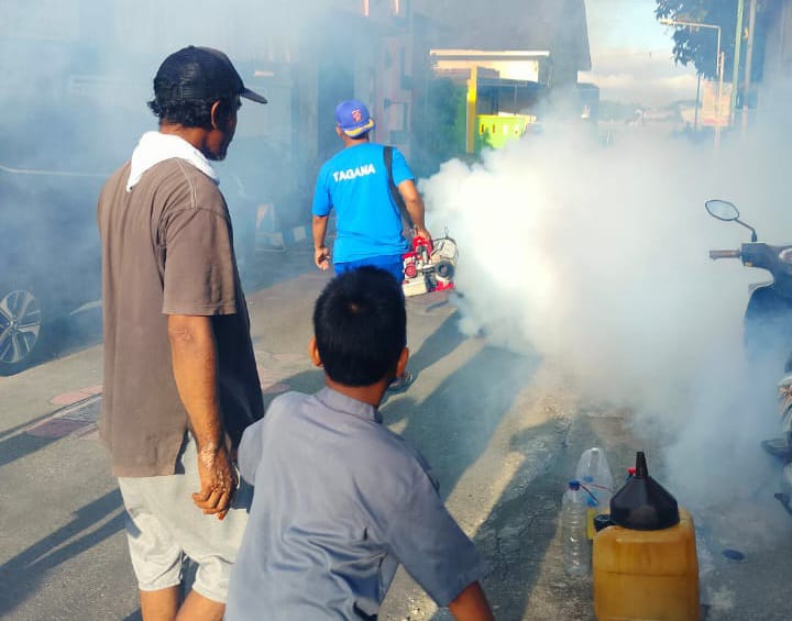 Peduli Kesehatan Masyarakat, Tagana Ponorogo Lakukan Fogging