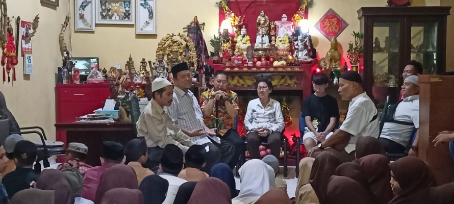 Wong Chun Sen Tarigan Undang Anak Panti Asuhan Alwasliyah di Rumahnya