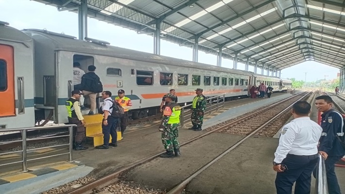 Kodim 0808Blitar Menerjunkan Anggota Amankan Arus Balik Lebaran