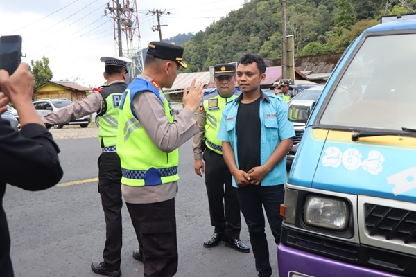 Masa Arus Mudik Lebaran 2024, Polres Tanah Karo Periksa Urine Supir AKDP