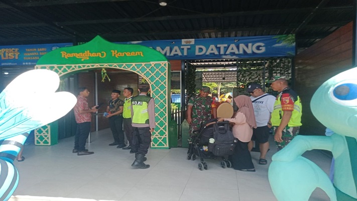 Pastikan Libur Lebaran Aman, Anggota Kodim 0808/Blitar Menggelar Patroli Gabungan