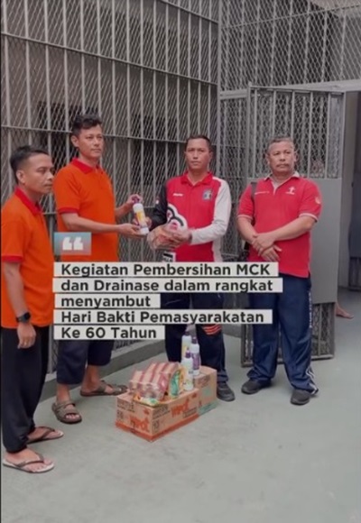 Kegiatan Pembersihan MCK dan Drainase dalam Rangka Sambut Hari Bakti Pemasyarakatan yang Ke-60 Tahun