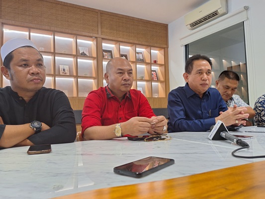 Nikson Nababan Terharu karena Dijamu Tokoh Marga Aritonang