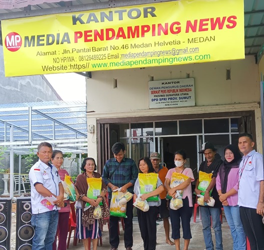 Baksos Pembagian Sembako DPC APMIKIMMDO Kota Medan dengan Media Pendamping News dan MetroPos 24 di Pantai Barat