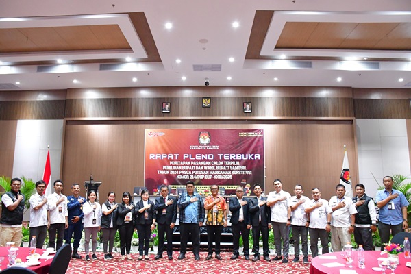 Pasca Putusan MK, KPU Menetapkan Vandiko-Ariston Sebagai Bupati Terpilih Periode Tahun 2025-2030