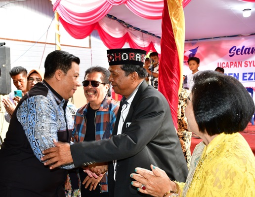 Bupati Samosir Hadir dan Ucapkan Selamat atas Pelantikan dan Syukuran Terpilihnya Eben Ezer Situmorang Menjadi Anggota DPRD Samosir