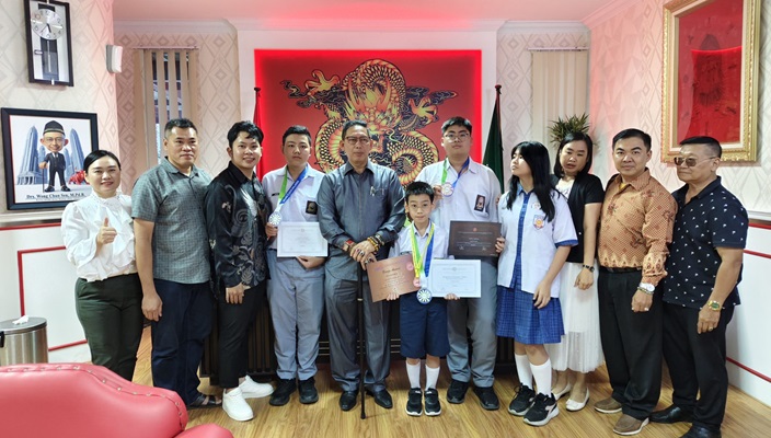 Ketua DPRD Kota Medan Sambut Anak-Anak Juara Olimpiade Dunia Asal Kota Medan