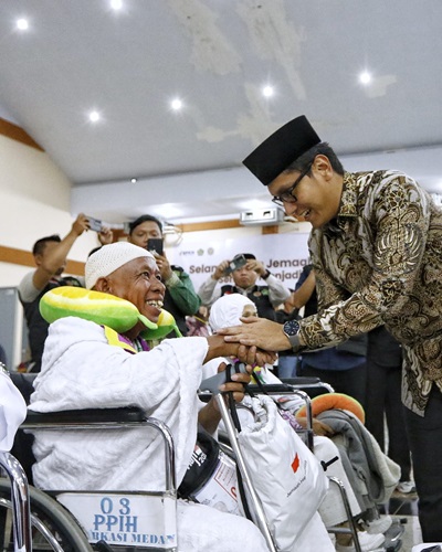 Lepas 239 Jemaah Calon Haji Asal Medan, Rico Waas Jaga Kesehatan dan Fokus untuk Jalankan Ibadah