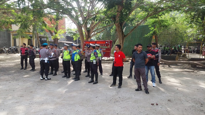 Peringatan Hari Buruh Nasional Bersama Serikat Buruh, Polres Sergai Standby dalam Amankan Kegiatan di Pantai Woong Rame