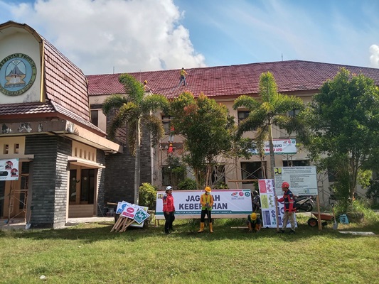 Memasuki Hari ke-15, Proyek Renovasi Sekolah Rakyat Tahap 1B Dipadati Puluhan Pekerja yang Mengenakan APD