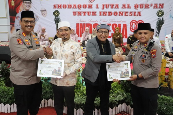 Tabligh Akbar Bersama Polres Langkat Berjalan Sukses, Ustadz Solmed Menyampaikan Tausiyah