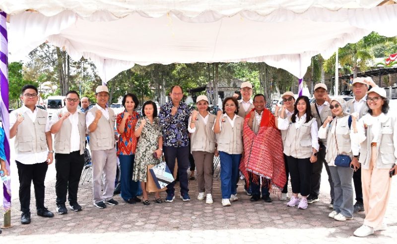 Bekerja Sama dengan Pemkab Samosir, Yayasan Gerakan Perempuan Pesisir Adakan Pengobatan Gratis