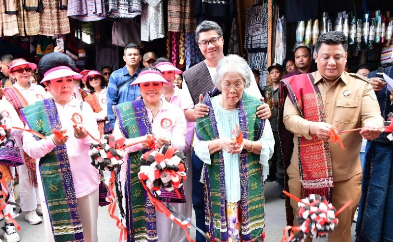 Bupati Samosir Apresiasi Renovasi Makam Raja Sidabutar oleh Keluarga Besar Sabam Sirait dan Siap Jalin Kerja Sama