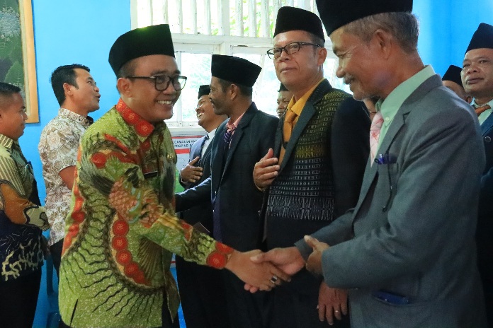 Wabup Samosir Kukuhkan 132 Anggota BPD se-Kecamatan Pangururan, Resmi Dapat Perpanjangan Masa Jabatan