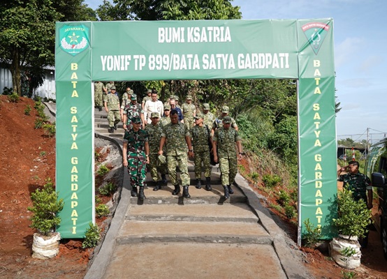 Wakil Panglima TNI Kunjungi Yonif TP 899BSG dan Pantau Pembangunan Koperasi Merah Putih Kodam Jaya