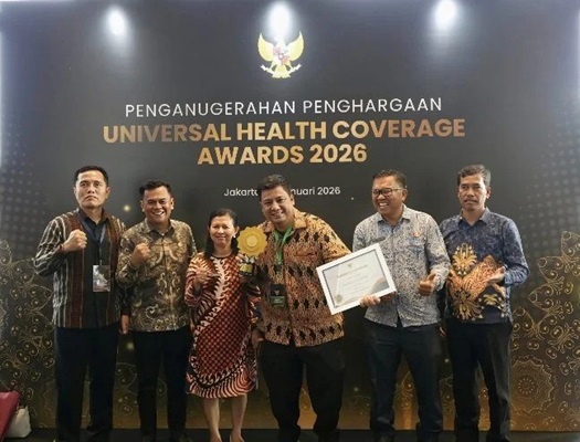 Tiga Kali Berturut-Turut Raih Penghargaan UHC, Program Unggulan Bupati Samosir BPJS Gratis
