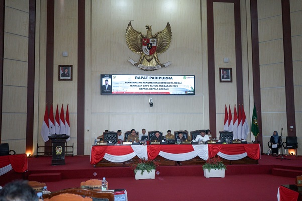 Wali Kota Medan Menerima Rekomendasi DPRD atas LKPJ TA 2025