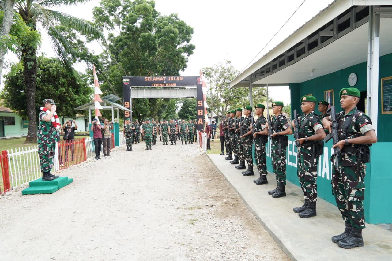 Pangdam IBukit Barisan Perkuat Pembinaan Prajurit Saat Tinjau Yonif 956SBA