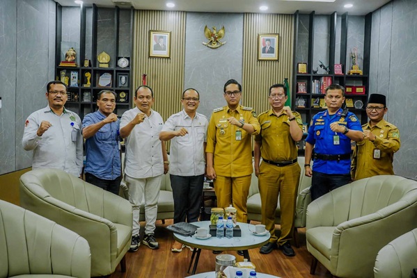 Rico Waas Berkomitmen Mendorong Kemajuan Talenta Paduan Suara