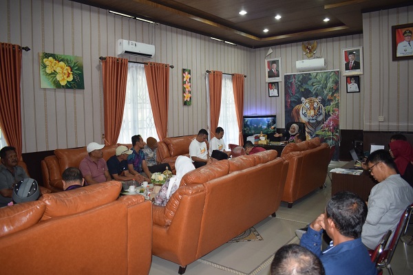 Audiensi Bersama DPRD Langkat Jawab Keresahan Kepling Terkait Masa Jabatan