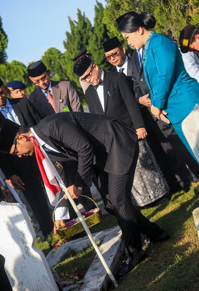 Peringati HUT Kota Medan Ke-436, Rico Waas Ajak Generasi Muda Memaknai Perjuangan Lewat Ziarah Makam Pahlawan