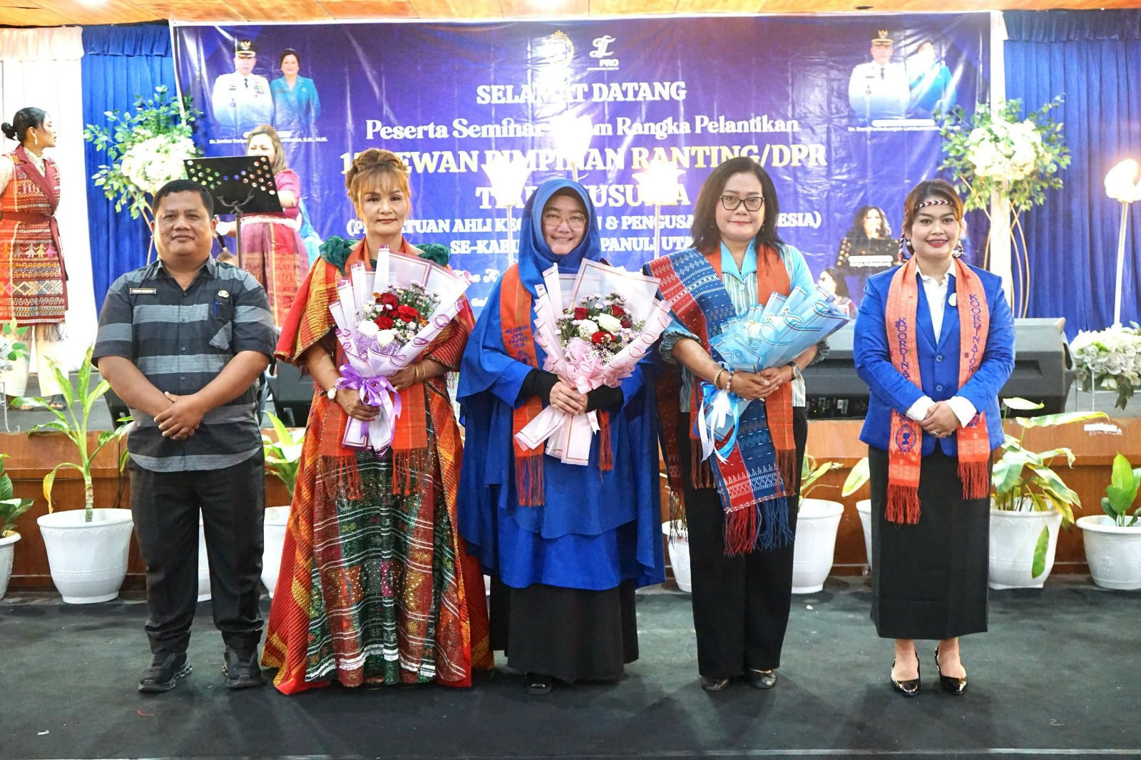 Bunda PAUD Taput Membuka Gebyar PAUD Tarutung Ingatkan Orang Tua Biarkan Anak Tumbuh dan Belajar Sesuai Usia