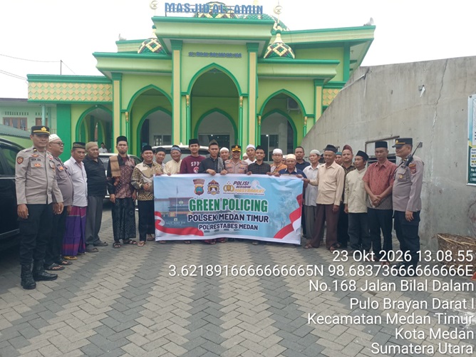 Kapolsek Medan Timur Kompol Raymond Hutagalung S.H. Bersama Jajaran Gelar Program Green Policing Quick Wins di Masjid Al-Amin 
